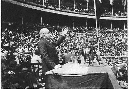 Azaña en un mitin.bmp